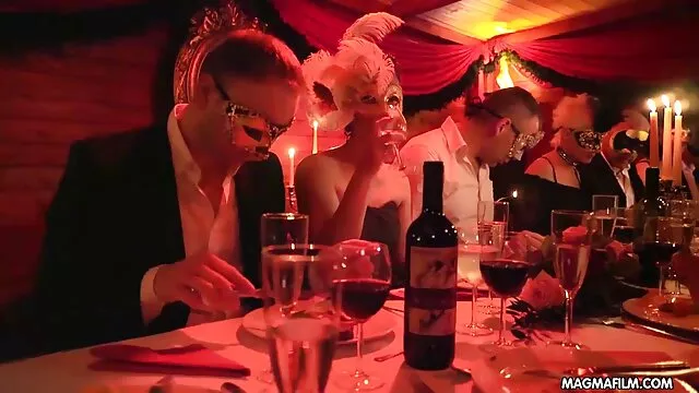 二つのbrunettes摩擦自分の体のバスルーム 女性 用 アダルト 動画 無料