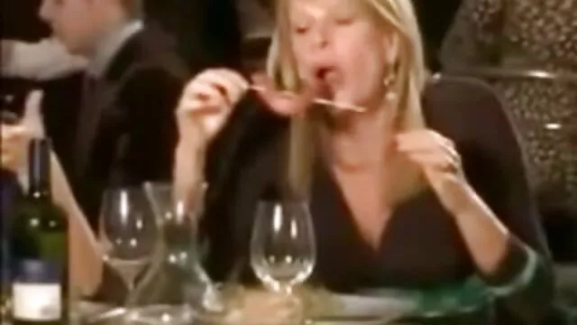 穴を通してお金のために 女性 用 av 無 修正