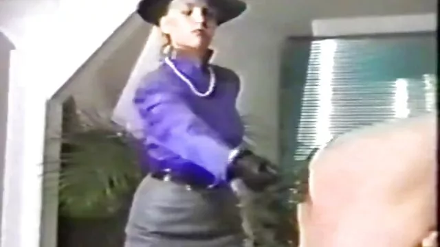 ブロンドの妻の夫の友人 av 女性 用 無料