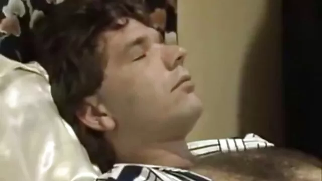 オマールは、顔とホイップクリームでワインを吐きます 女性 向け 無料 動画 オナニー