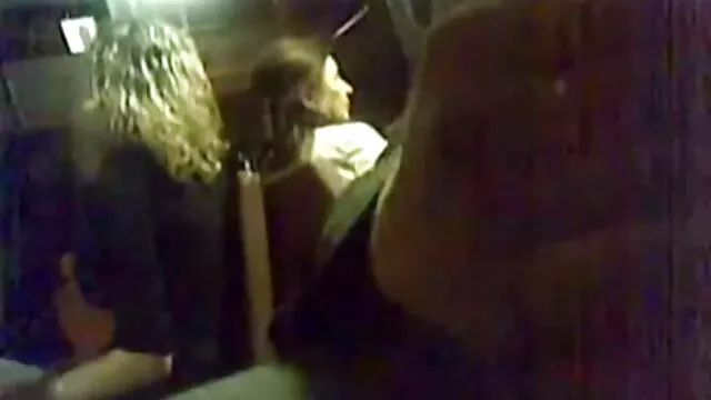 バスルームで自慰行為をする前に帝王切開の胸 女性 用 無料 エロ アニメ