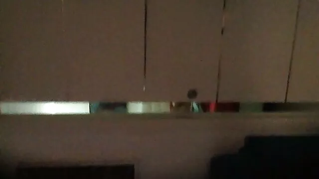 それはお茶で骨抜きにされ、女の子はテーブルの上に成長しました 女性 用 無料 オナニー 動画