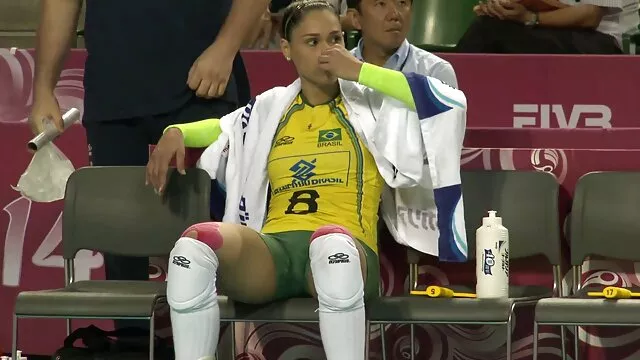 あなたの妹は酔って眠りに落ちました。 アダルト ビデオ 女性 向け